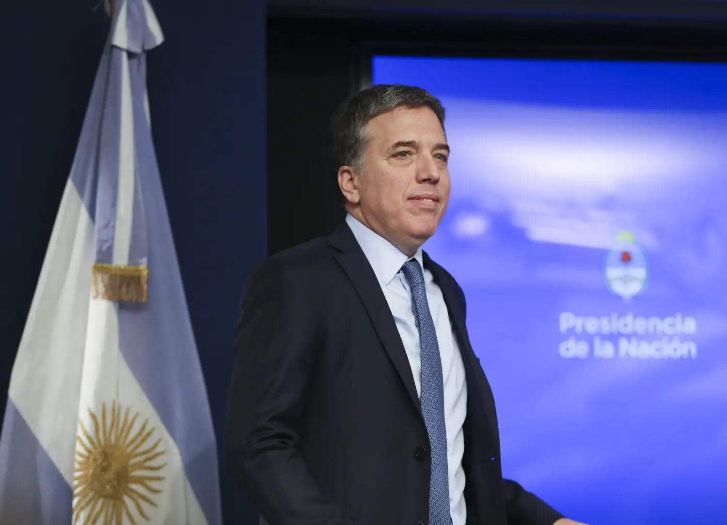 Nicolás Dujovne pidió “paciencia” y dijo que se viene “un momento difícil y duro”