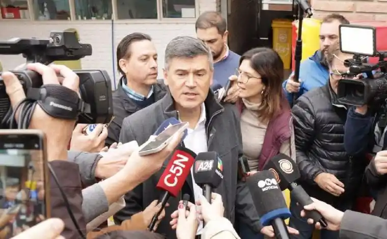 Daniel Passerini habló con la prensa tras emitir su voto en Córdoba