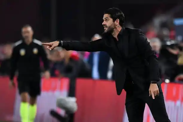 Gago quiere incorporar por la lesión de Martínez