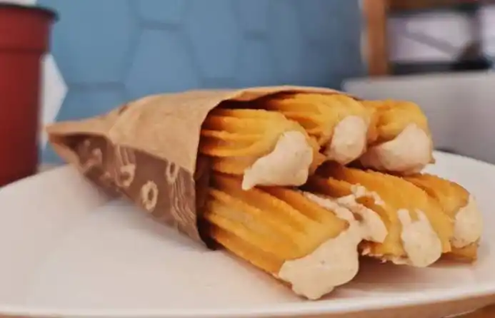 Churros de vitel toné, la nueva apuesta de una clásica churrería bonaerense