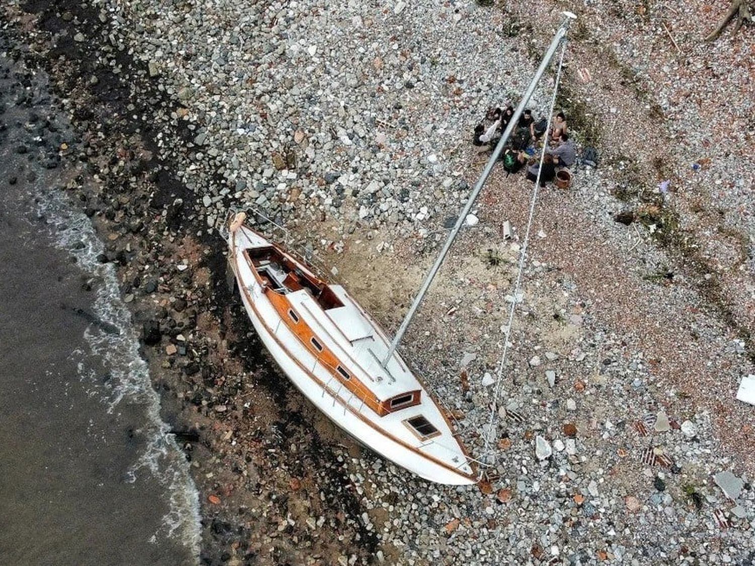 Polémica por el naufragio del velero del primer capítulo de El Eternauta