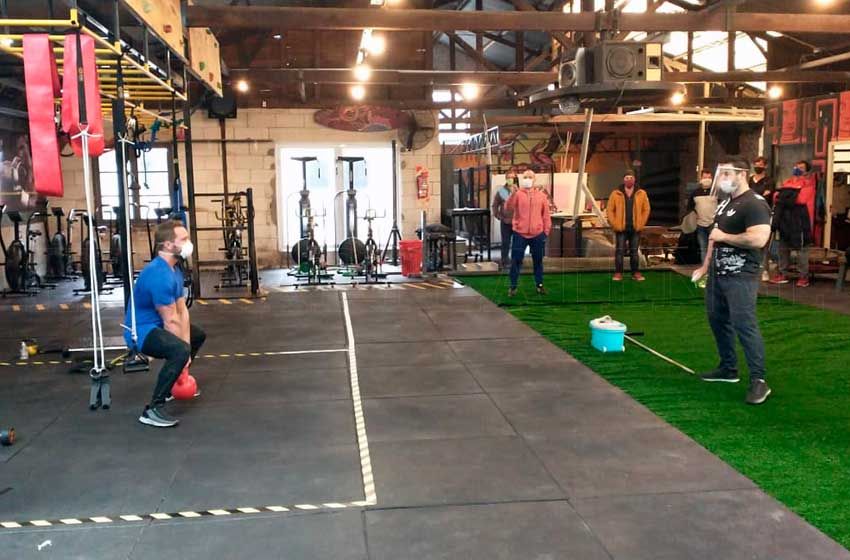 Gimnasios marplatenses realizaron un ensayo para reabrir con estricto protocolo
