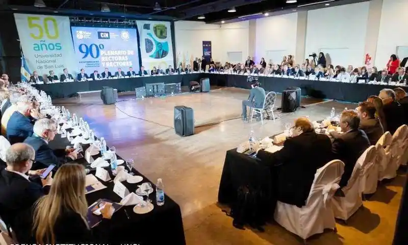 La UPLaB presente en plenario del 
Consejo Interuniversitario Nacional