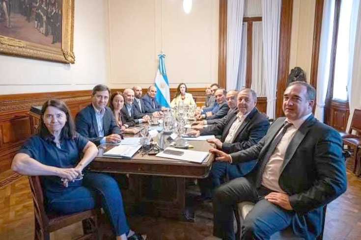 Francos abrió el juego en el Senado, sin 
avanzar en el tema de los jueces para la Corte
