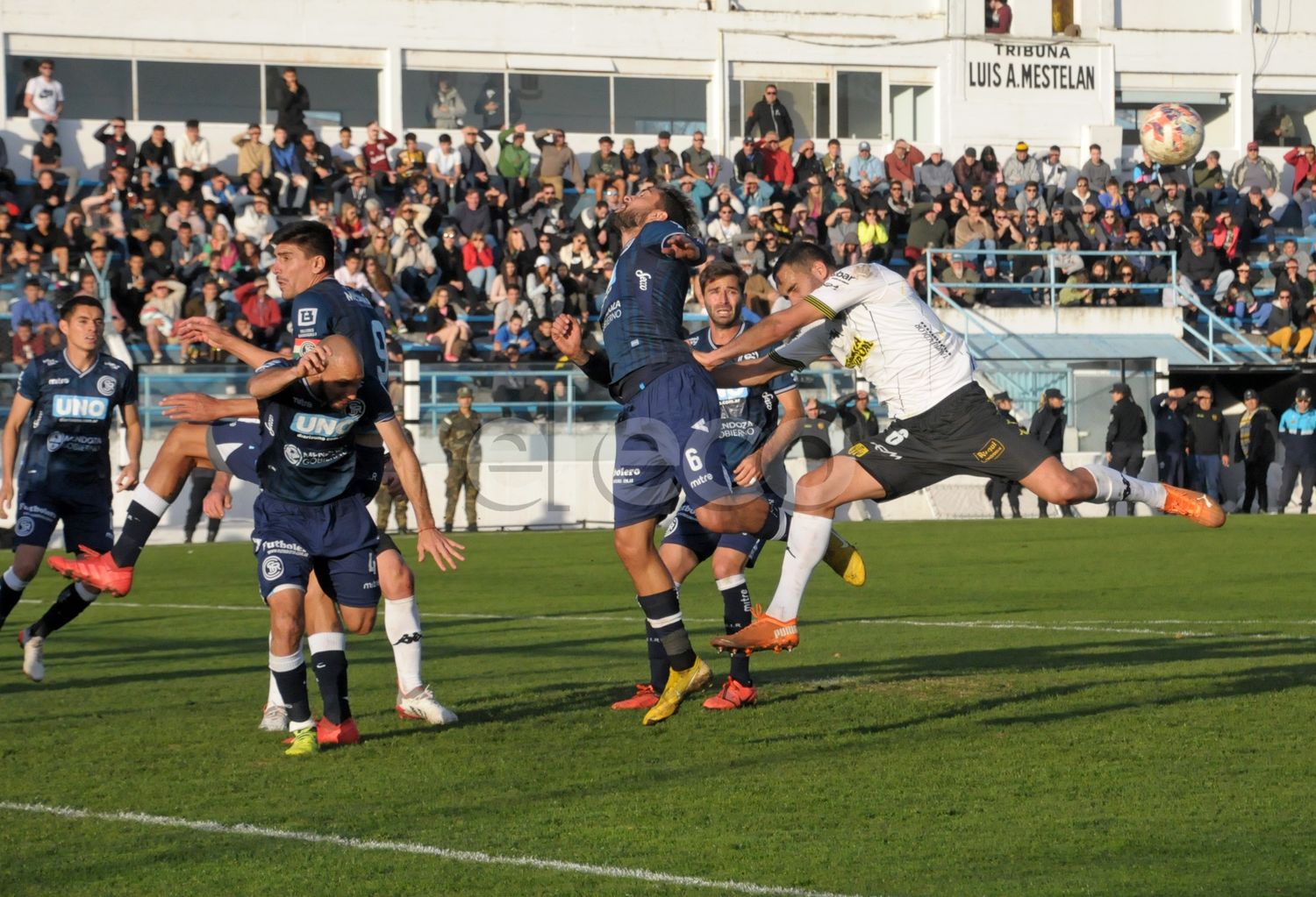 Santamarina volvió a perder y se hunde en el fondo