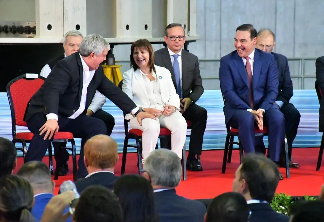 Gustavo Valdés reabrió el paso fronterizo de Yacyretá junto a Patricia Bullrich
