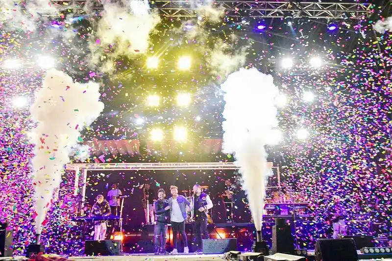 Espectacular segunda noche en la Fiesta del Pomelo