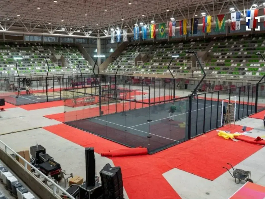 El padel tuvo un torneo de exhibición en Asunción 2022 y debutará oficialmente hoy en el Invencible Rafaela en los Juegos Suarmericanos 2026.Foto:Odesur