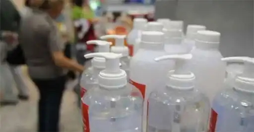 Condenado por abuso sexual pidió poder salir para vender alcohol en gel