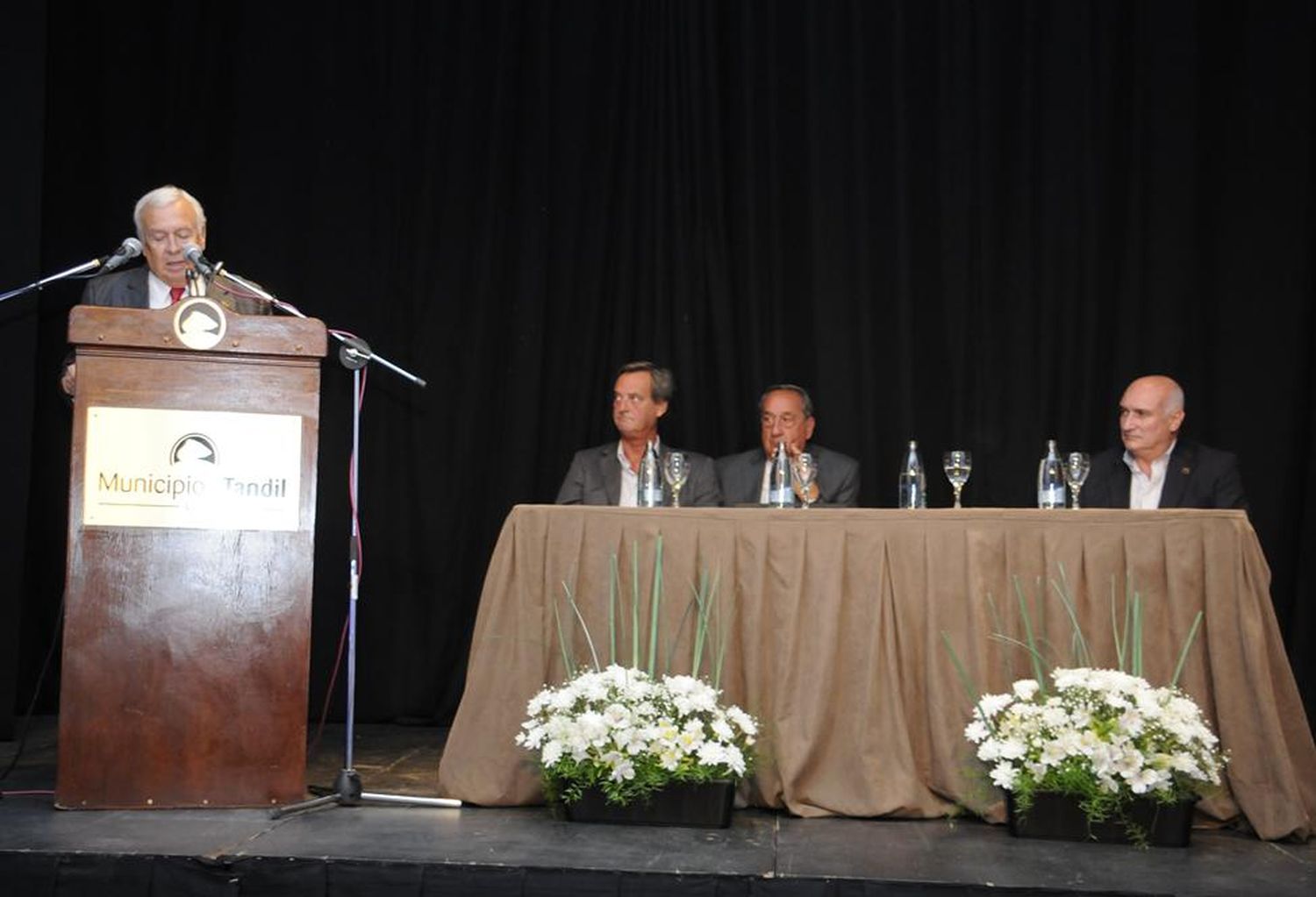 El Municipio y la Unicén presentaron el Acuerdo del Bicentenario