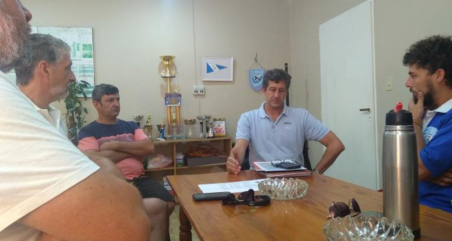 Exjugador de la Selección Argentina de básquet visitó Náutico para organizar eventos en San Pedro