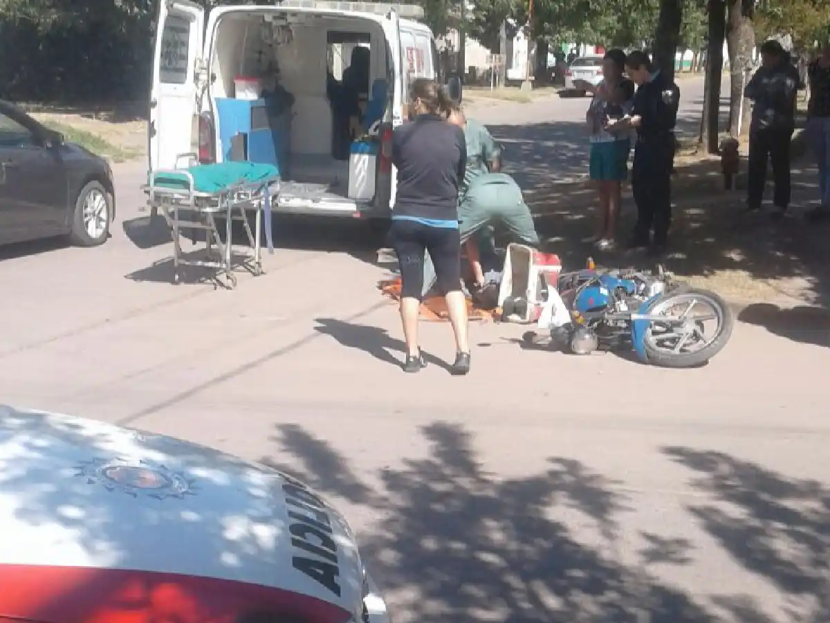  Choque entre auto y moto deja un herido en Brinkmann   