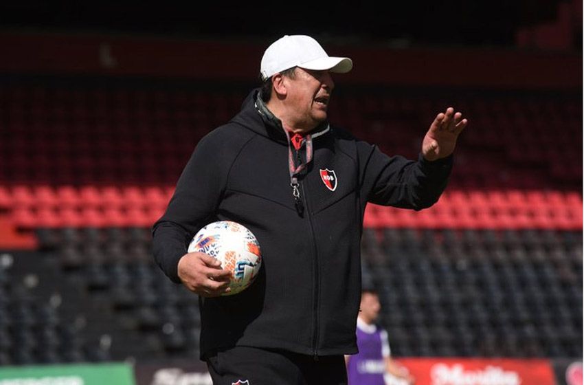 Mono Burgos: «Todavía no pensamos en el Clásico, tenemos dos partidos por delante»