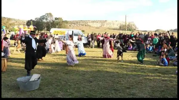 BALCARCE: Se realizó la Fogarata de San Juan en Los Pinos