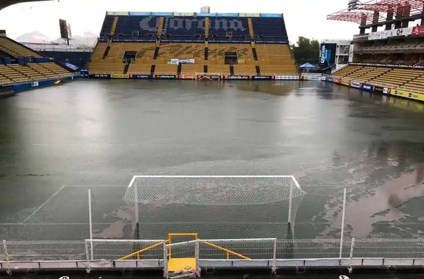Problemas para el Diego: ¡Se inundó el estadio de Dorados!