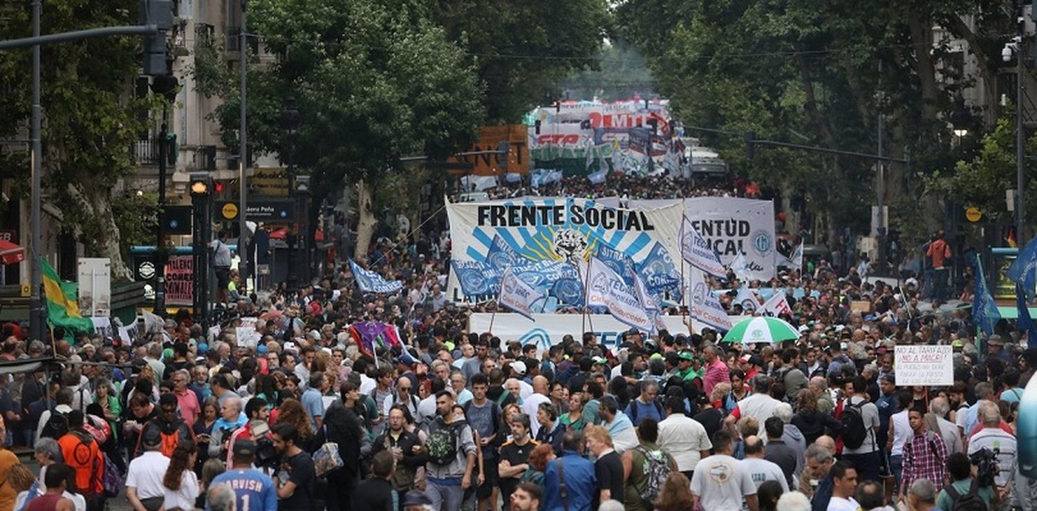 Se replicaron las marchas contra el tarifazo en distintos puntos del país