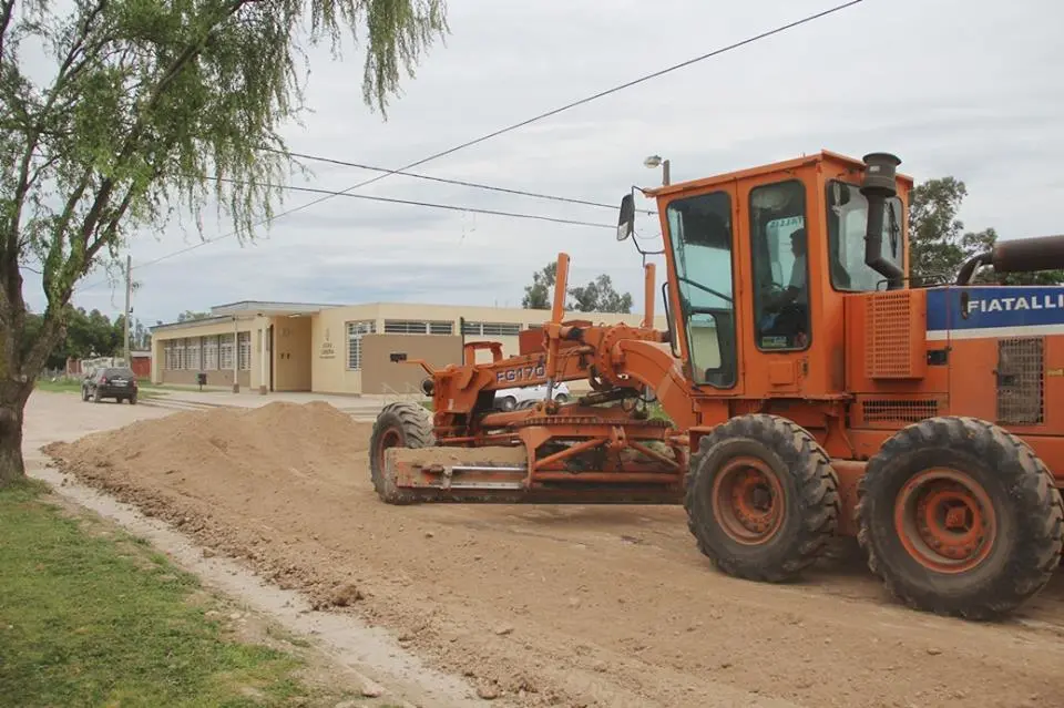 Avanza pavimento en el sector de la Escuela Secundaria Nº 5