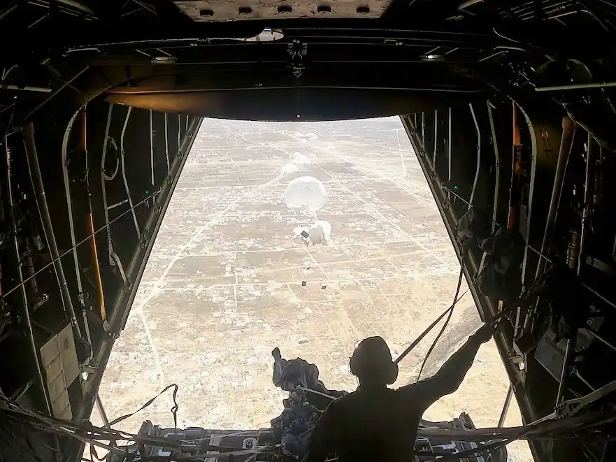 Jordania y Emiratos Árabes Unidos lanzaron otras 16 toneladas de ayuda humanitaria sobre Gaza