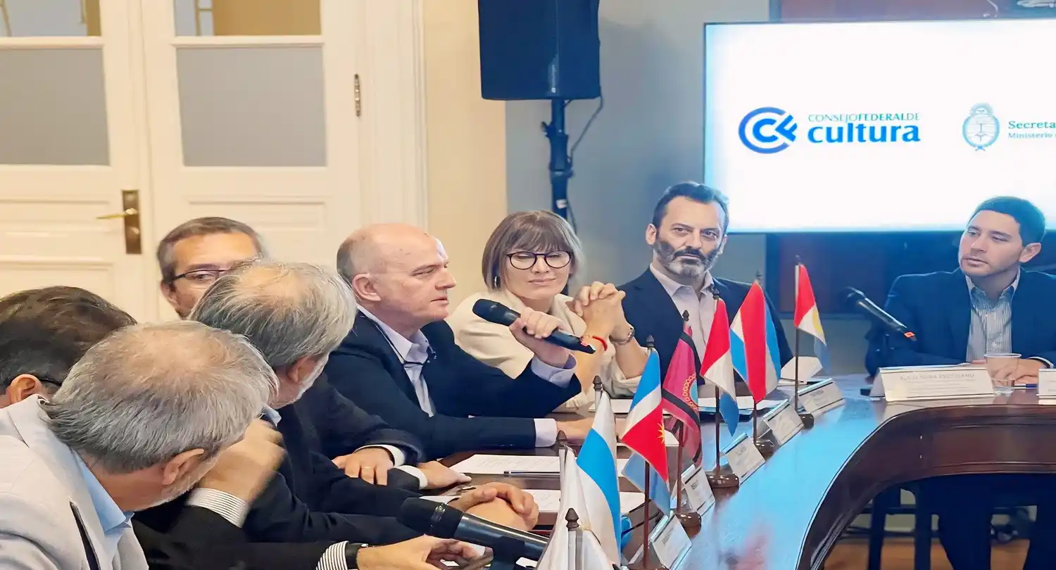 El secretario de Cultura de  Entre Ríos participó del Consejo Federal y pidió la continuidad de los institutos nacionales