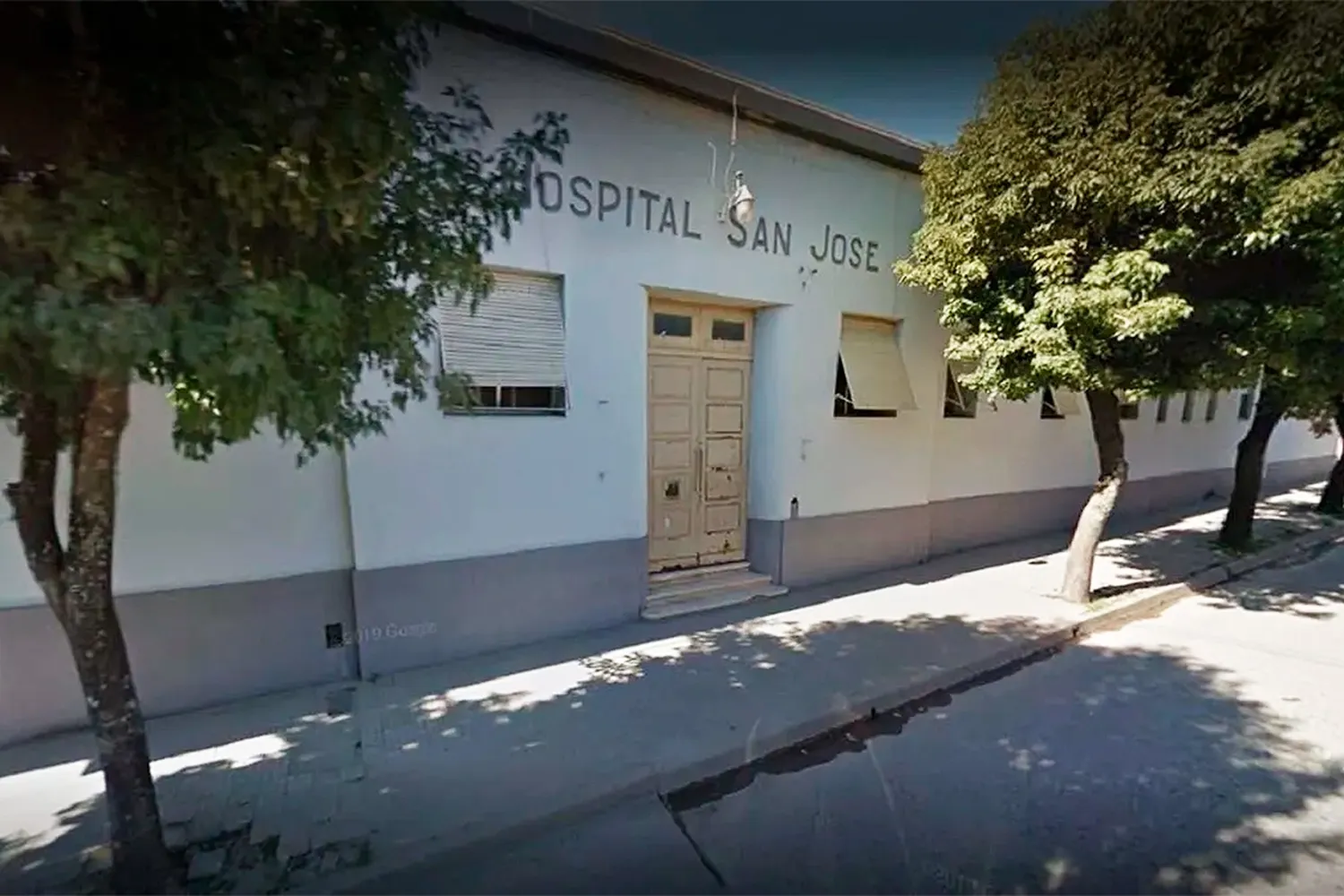 Una menor de 14 años perdió la vida intoxicada tras pasar la noche con leños encendidos