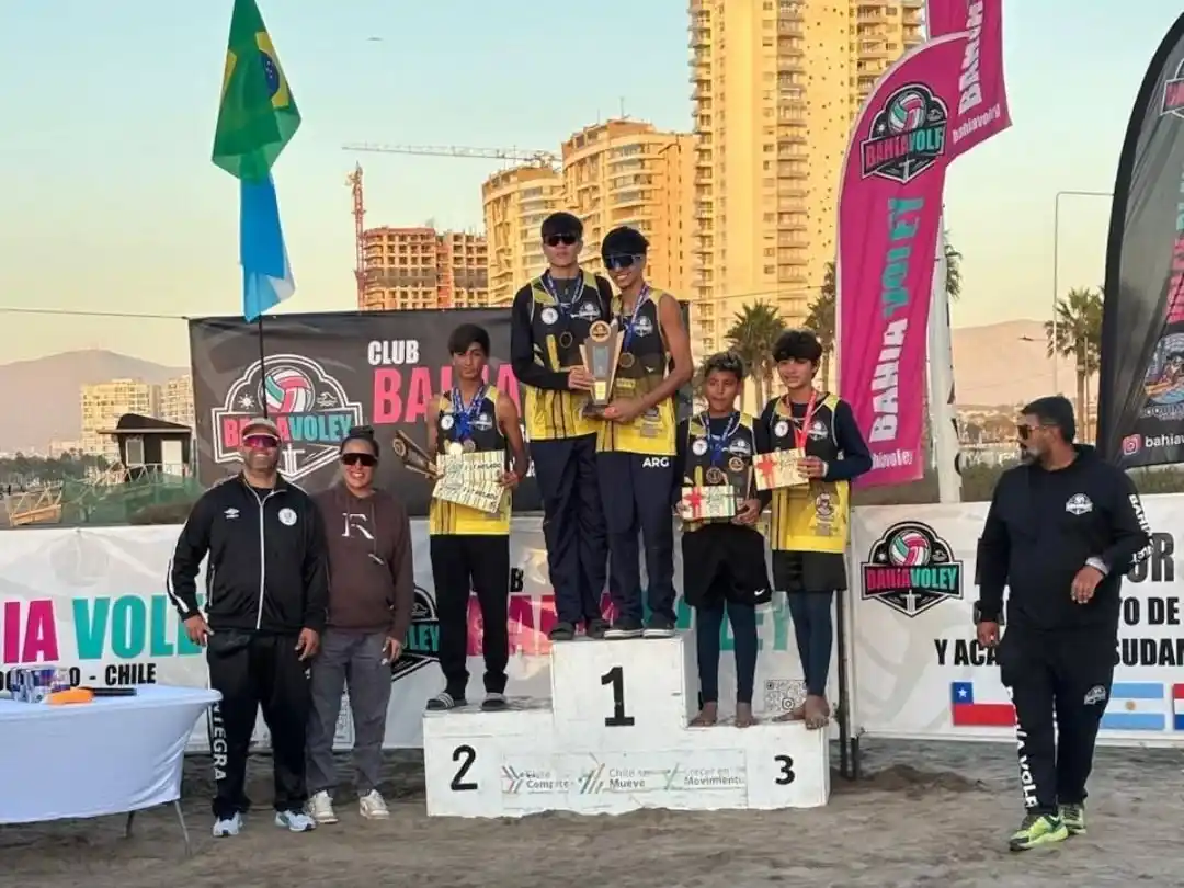 Bastian Constantino brilló en Chile y llevó al CEF a lo más alto del podio