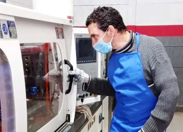 “Todo para ellos” comenzó a producir con la inyectora