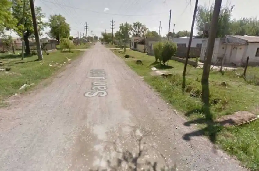 Halló restos óseos en el fondo de su casa