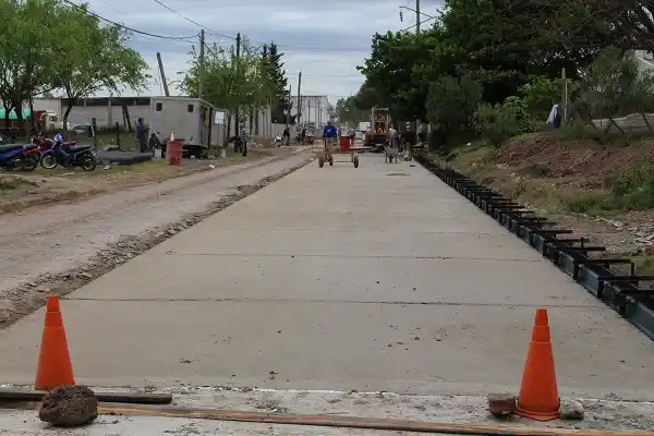 Retomará pavimentación en Luciana Ríos y barrios ATE