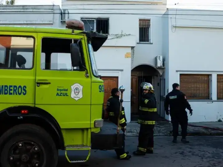Al ingresar a la propiedad los bomberos encontraron a ambos moradores ya sin vida. -foto diario El Tiempo-