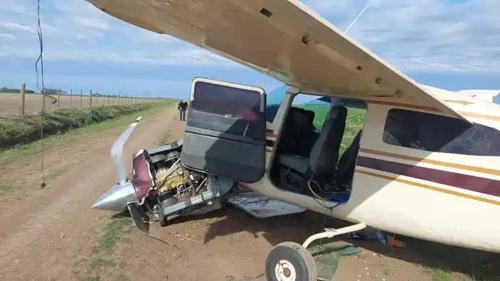 avioneta abandonada arequito - 1