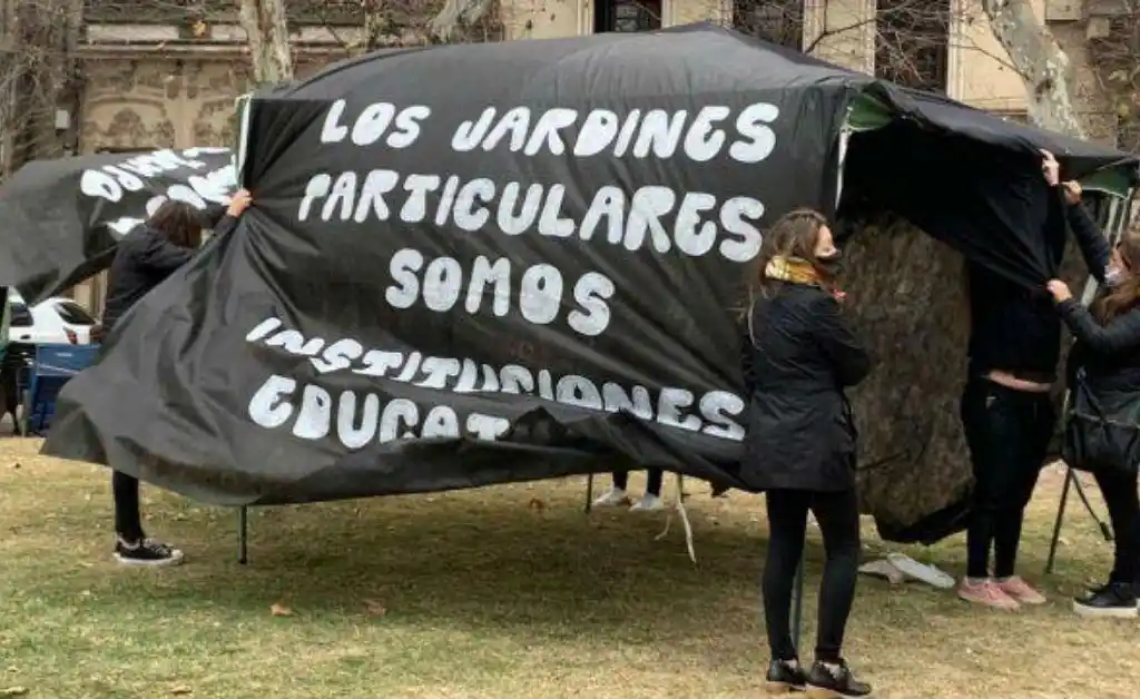 “Nos están matando”, el fuerte reclamo de maestras jardineras rosarinas