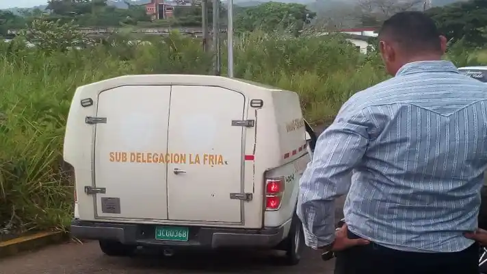 Lo asfixiaron y lo lanzaron a la carretera: hallan el cadáver de un hombre de 53 años en una vía en Táchira
