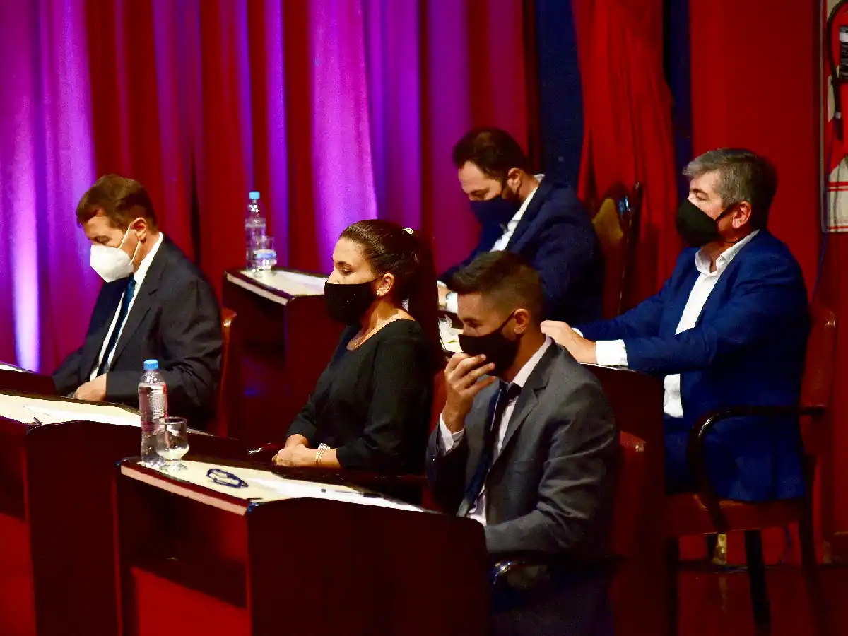 Legislativas: las fuerzas políticas mueven sus fichas   