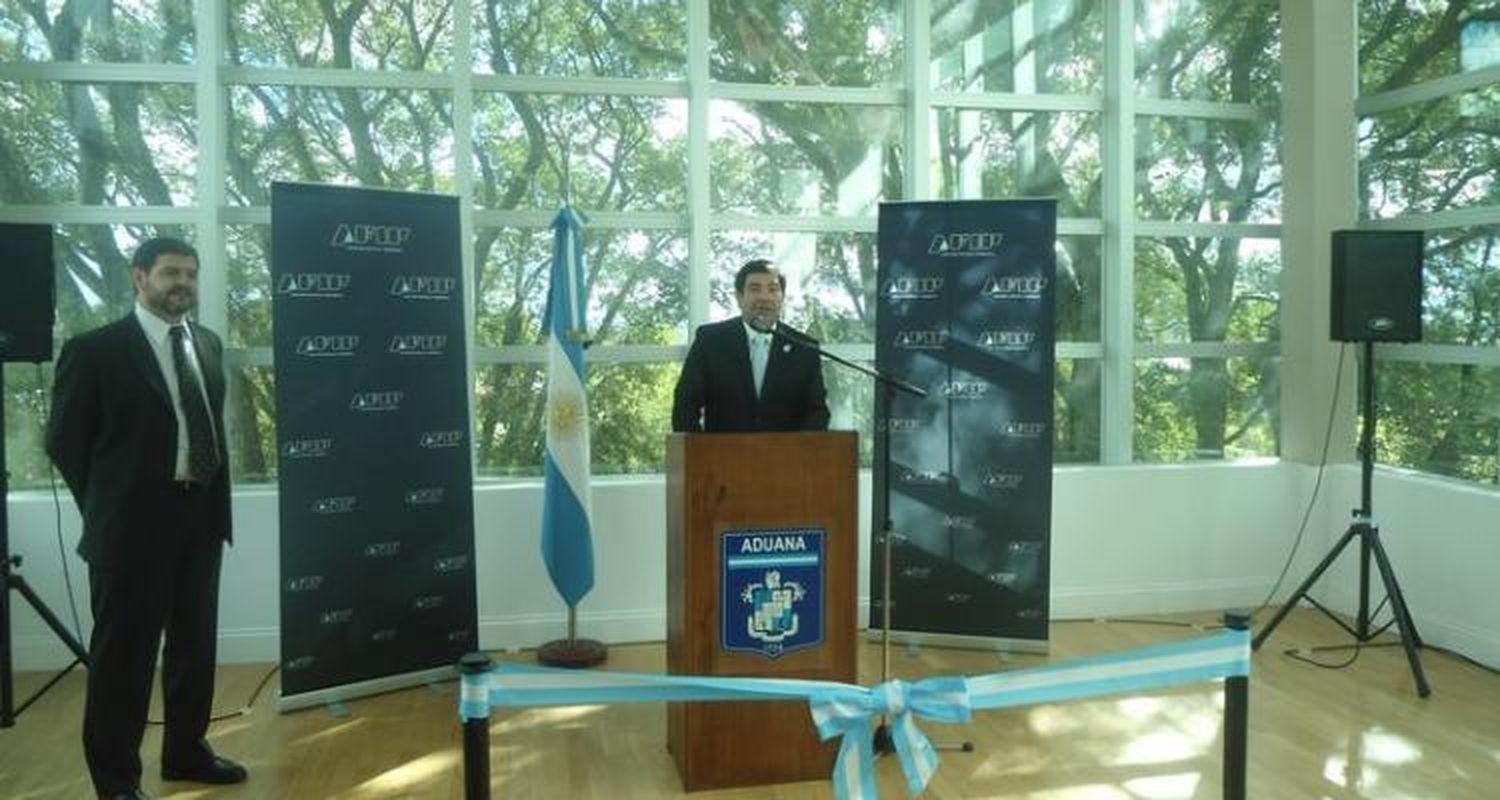 Echegaray reinauguró la Aduana y habló  de Capdevila
