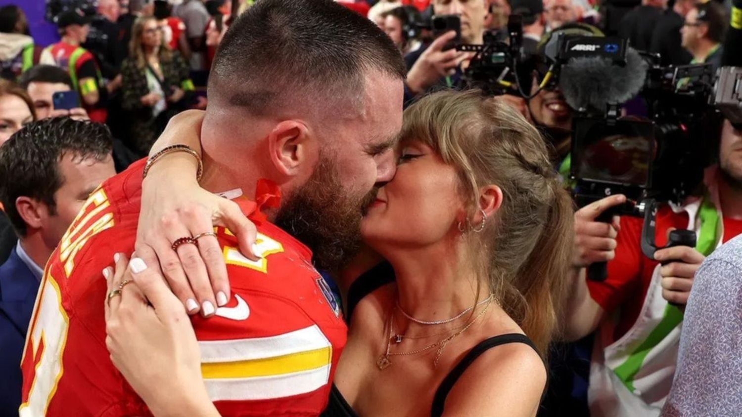 Un compañero de Travis Kelce se enamoró de Taylor Swift. ¿Se avecinan problemas?