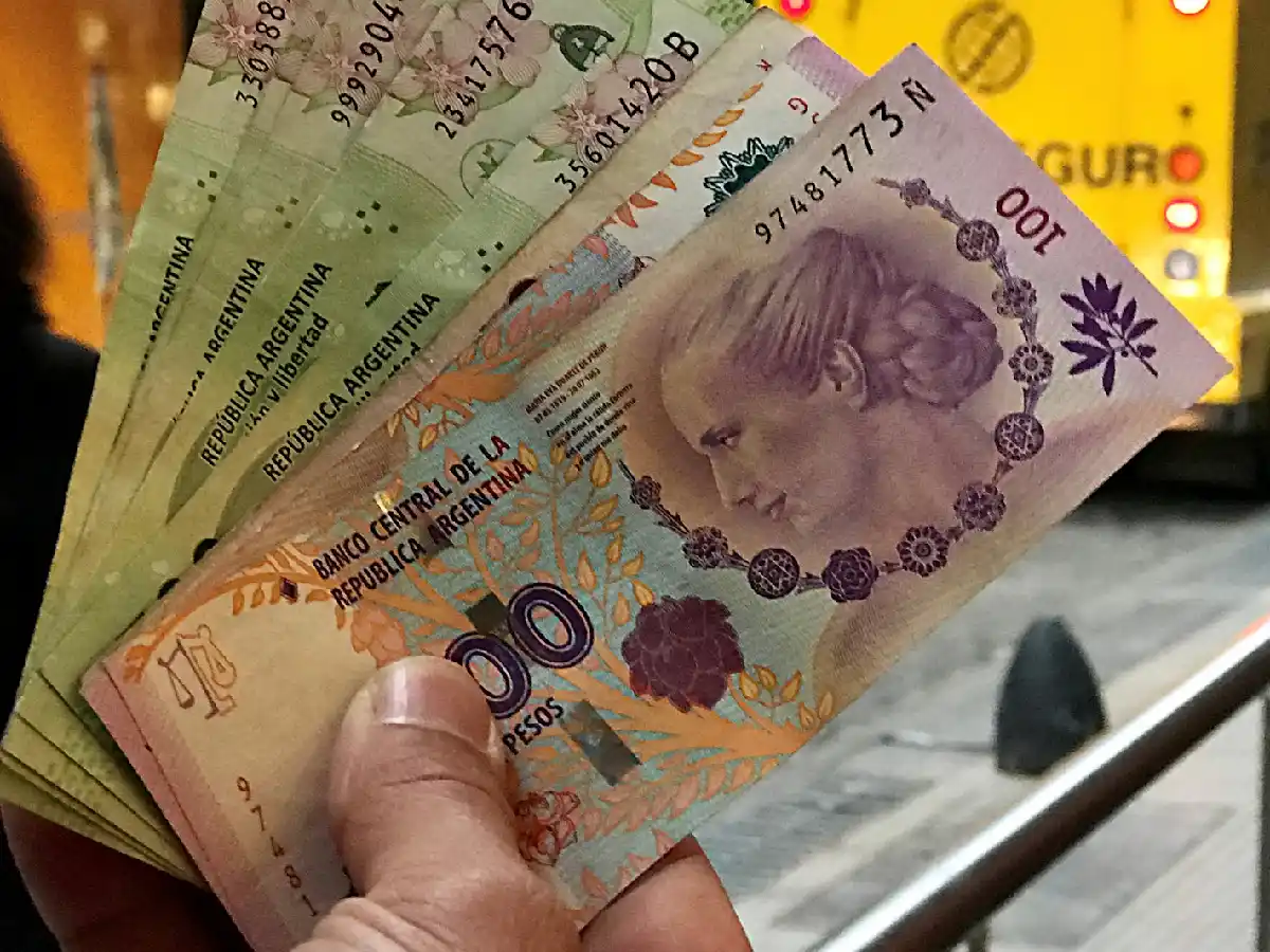 Argentina es el único país de la región donde el salario cayó hasta 10%