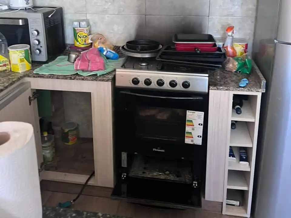 La zona de la cocina, afectada por las llamas.