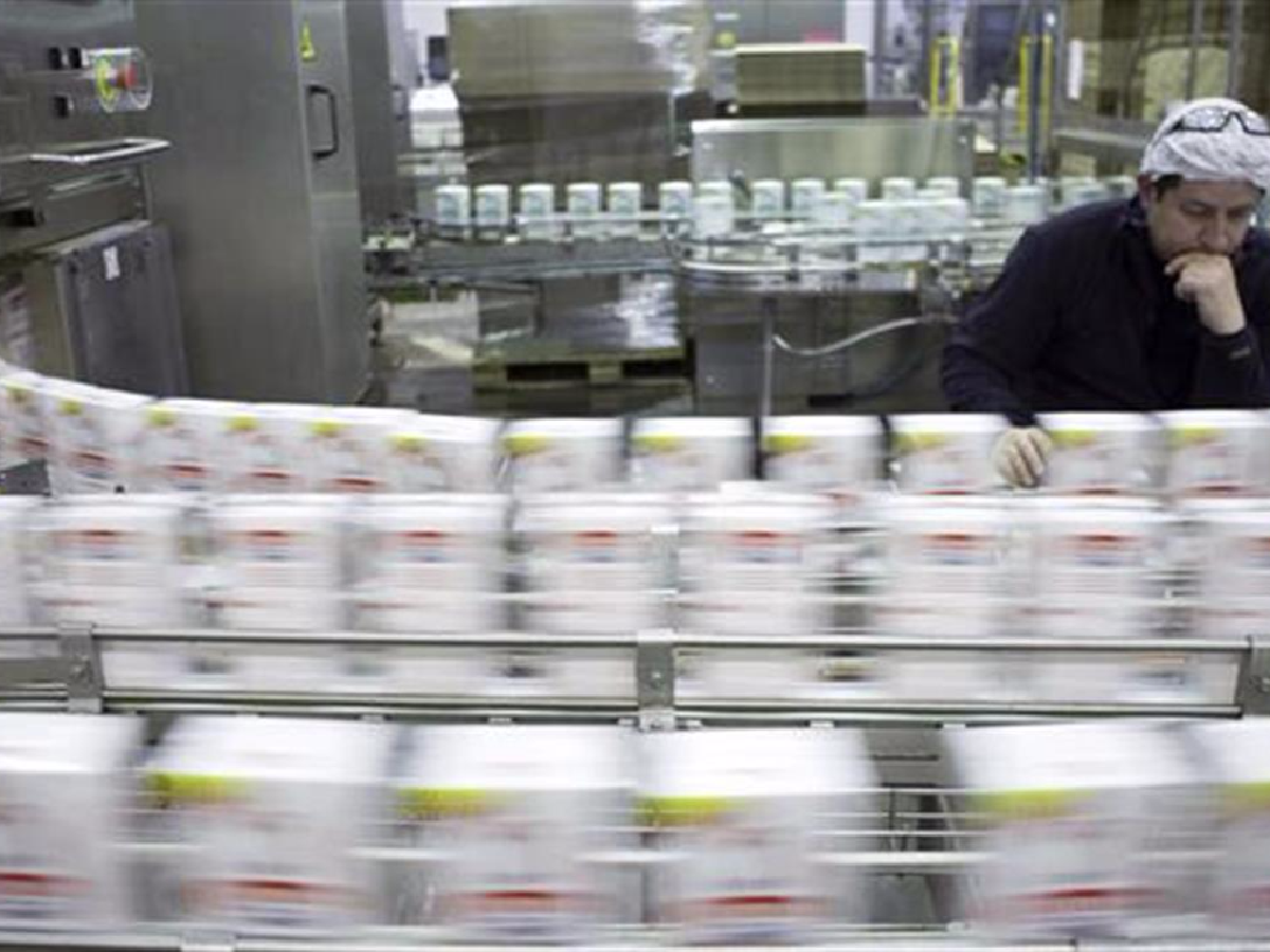 Por la caída de la actividad, La Serenísima cierra una planta clasificadora de leche cruda