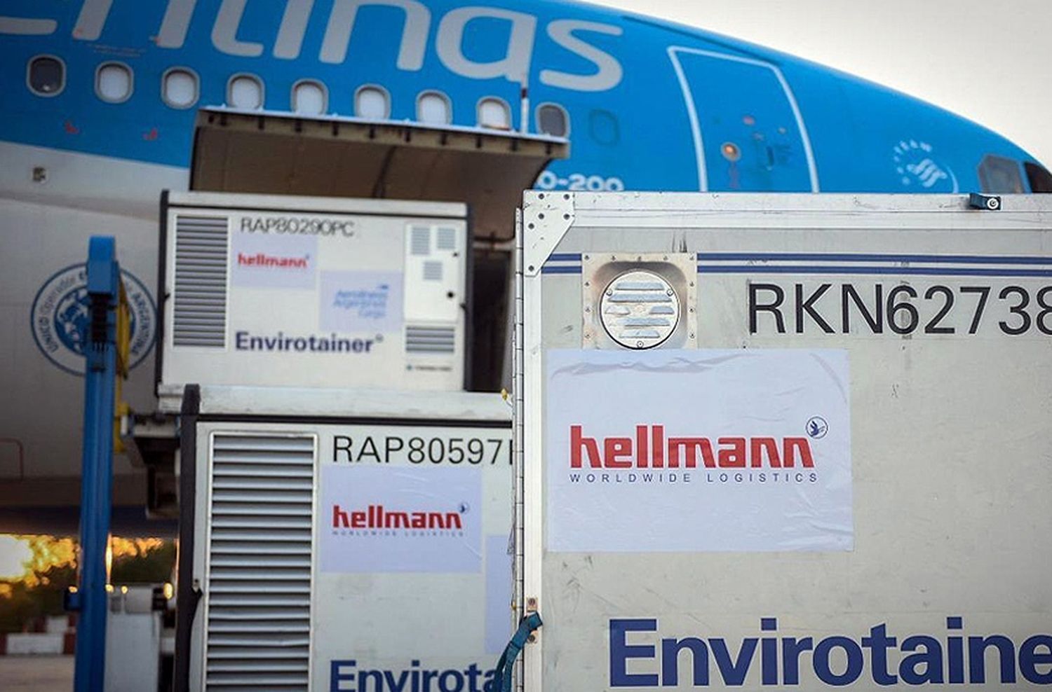Arribaron al país más de 700 mil dosis de vacunas de Sinopharm