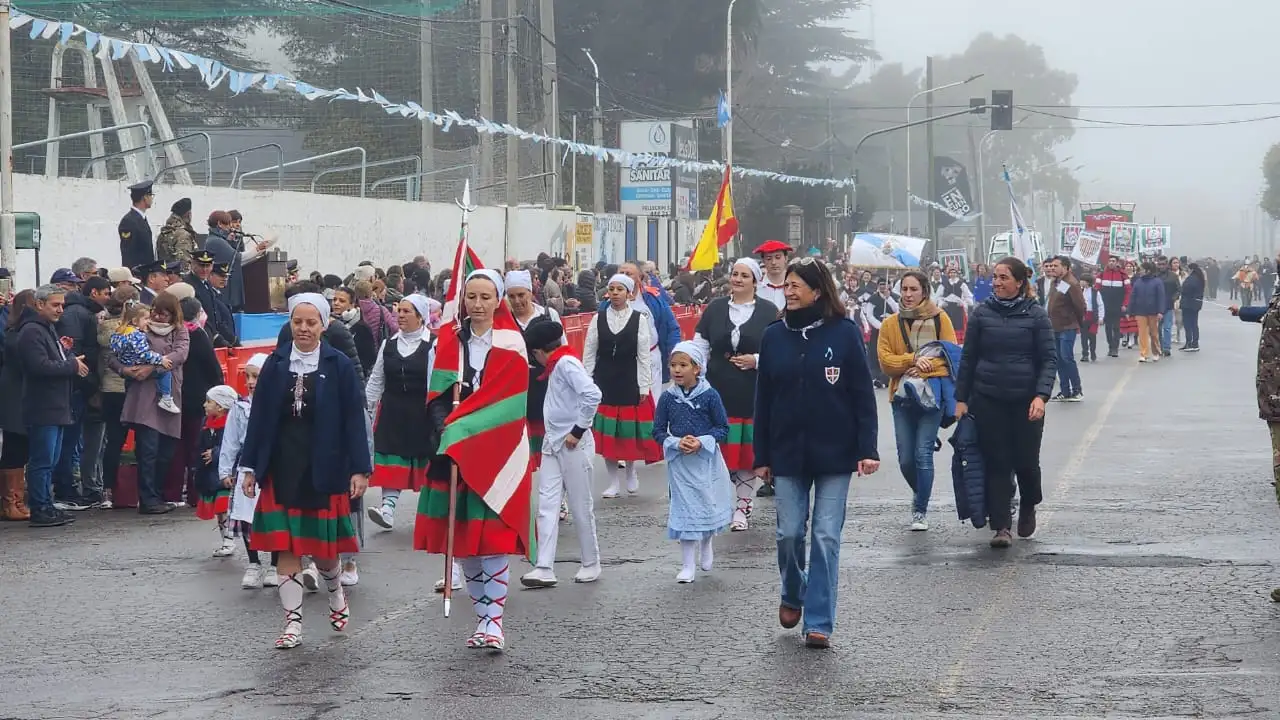 Para la mañana del lunes 25, día en el que se realizará el desfile patrio, se prevé una mínima de 6°C con cielo parcialmente nublado.
