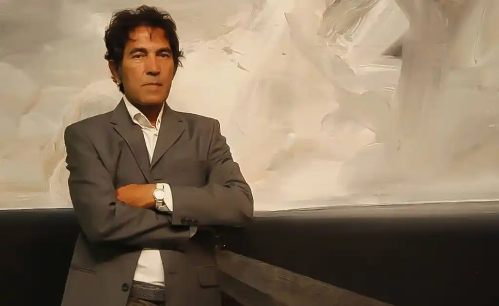 Subastan una escultura invisible y el artista recibe 15.000 euros por ella