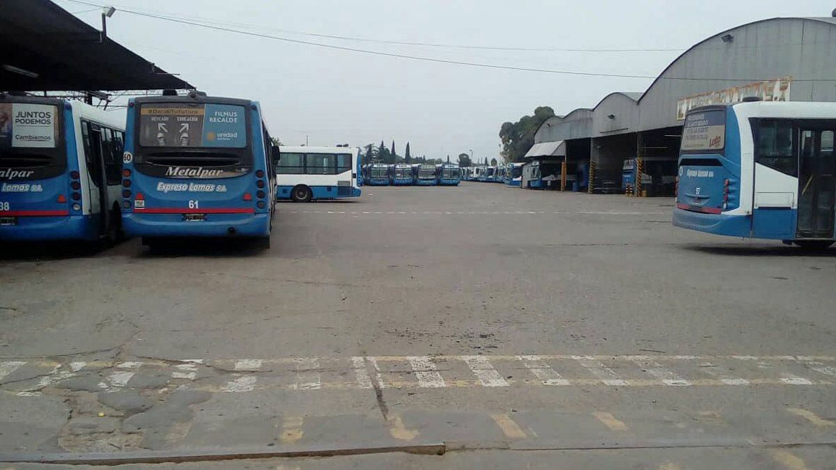 Trabajadores de Expreso Lomas, de paro por "falta de unidades": "De 169 que habían, quedan 10"