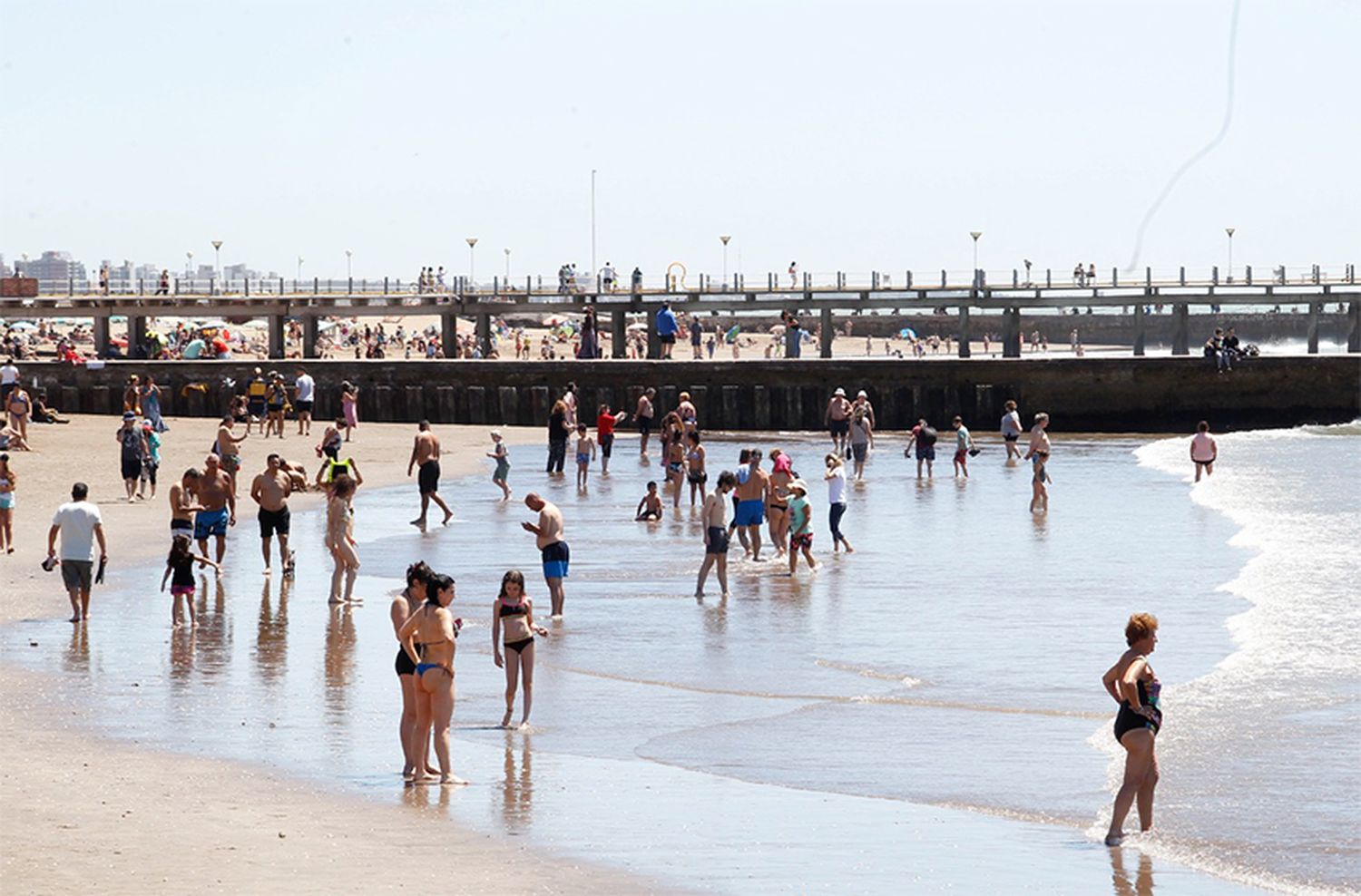 Otro domingo de playa para Mar del Plata