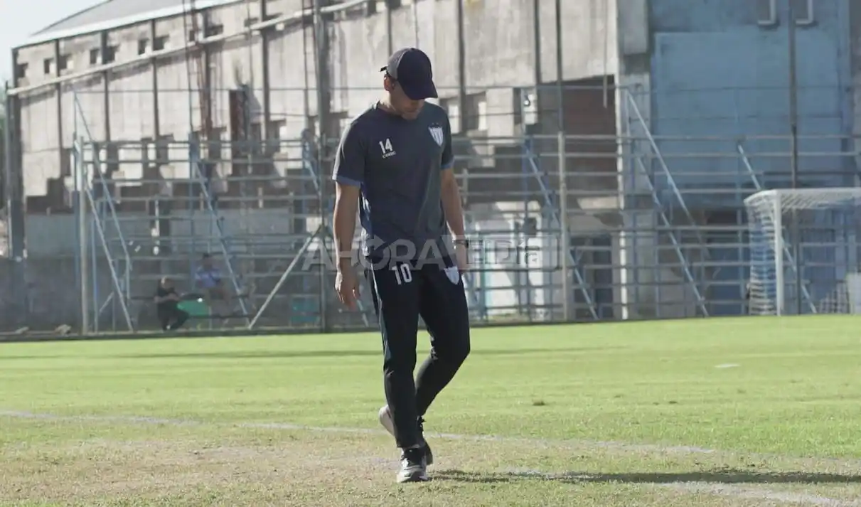 Uno por uno, los puestos que apunta a reforzar Juventud para evitar el descenso