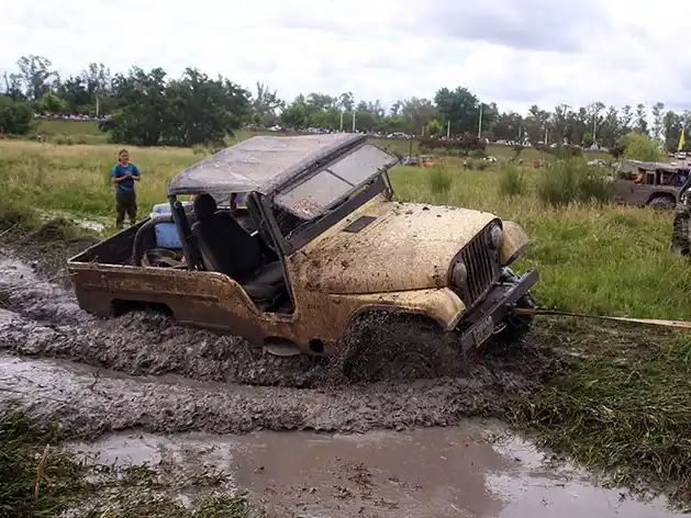 A puro barro y camaradería: Gualeguay vive el 8º Encuentro Nacional de Jeeperos