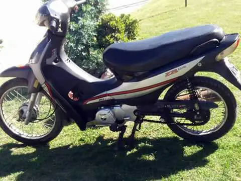 Robaron dos motos y una de ellas fue hallada en un baldío