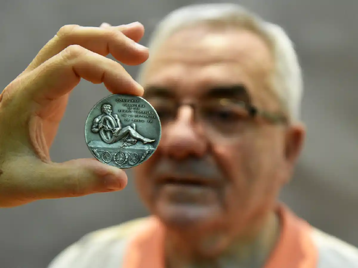 Compran medallas de San Francisco para recuperar la historia de la ciudad 