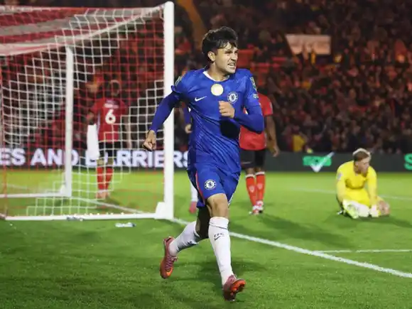 Facundo Buonanotte marcó su primer gol en el Chelsea y selló el pase a la siguiente instancia de la Copa de la Liga