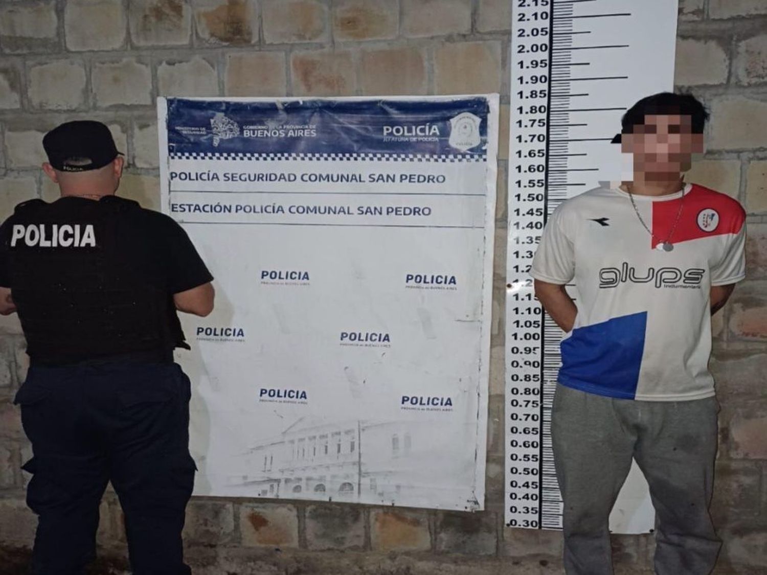 Detuvieron al "hombre araña" tras intentar ingresar a una casa y escapar por patios vecinos