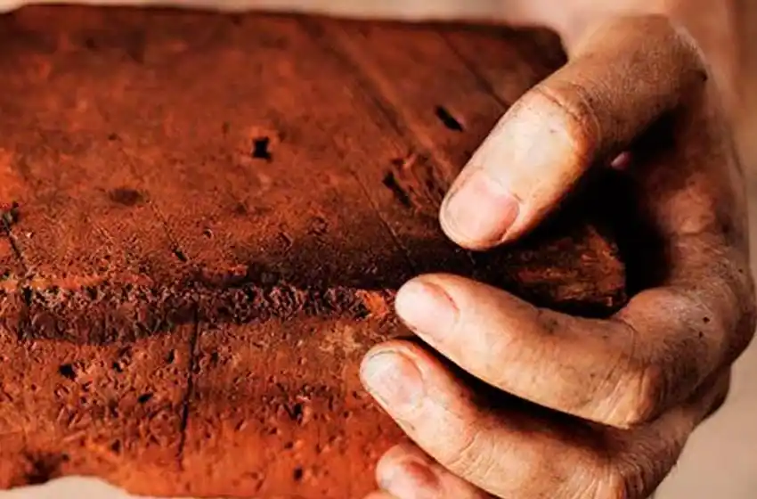 Discutieron por el volumen de la música y le pegó un ladrillazo en la cabeza que lo mandó al hospital